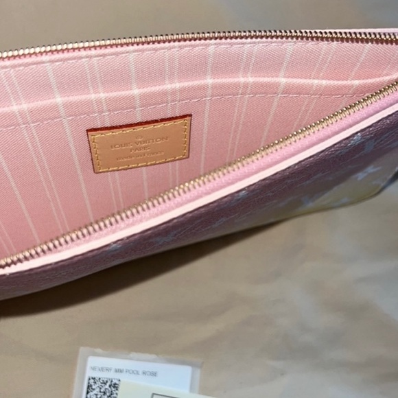 🔅❕TRADED❕🔅Louis Vuitton Neverfull Pouch By the Pool Light Pink & Yellow - Picture 7 of 9